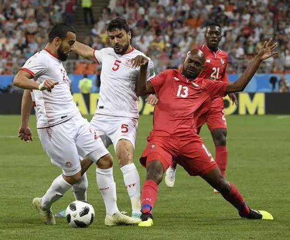 三亿体育体育登录-科隆球员坚守阵地，全队发挥稳健获胜