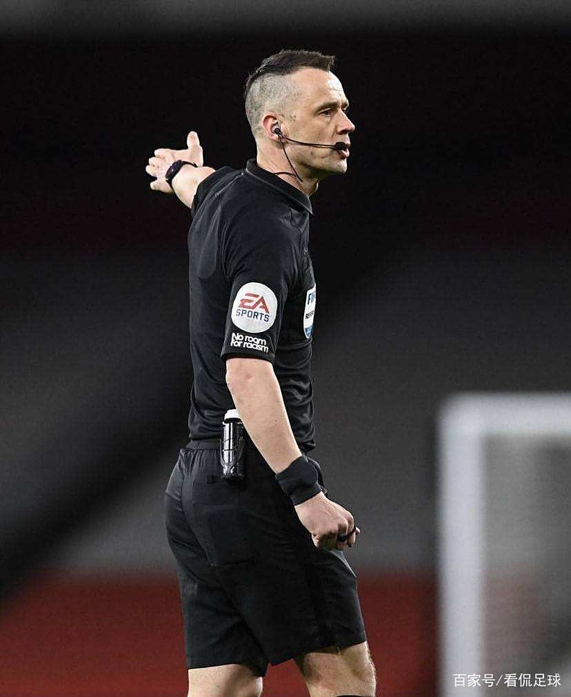 客观公正变成极端争论,裁判成为焦点之一 客观公正变成极端争论,裁判成为焦点之一