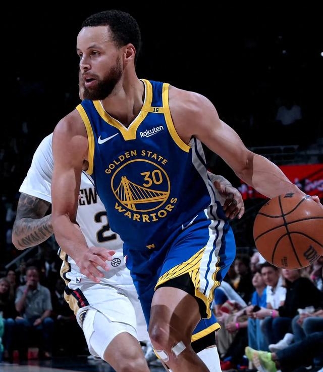 三亿体育体育中国官网-金州勇士横扫魔术，库里雄霸一方