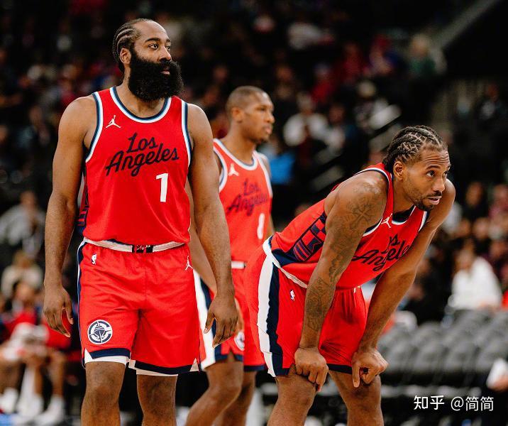 火箭主场击败76人,西部半决赛大比分领先 火箭主场击败76人,西部半决赛大比分领先