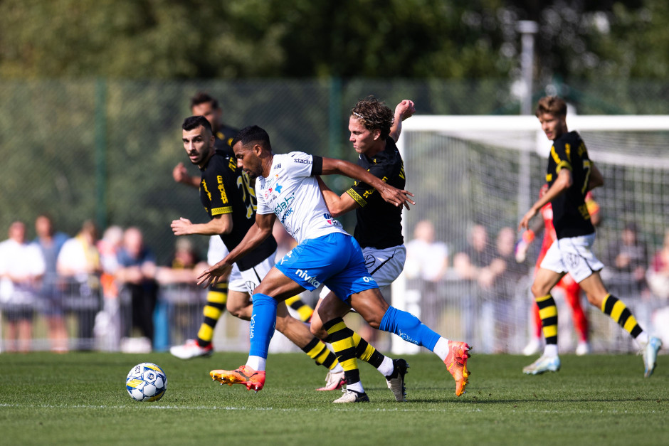 包含瑞典队在客场比赛中不畏艰险,最终获得胜利的词条 包含瑞典队在客场比赛中不畏艰险,最终获得胜利的词条