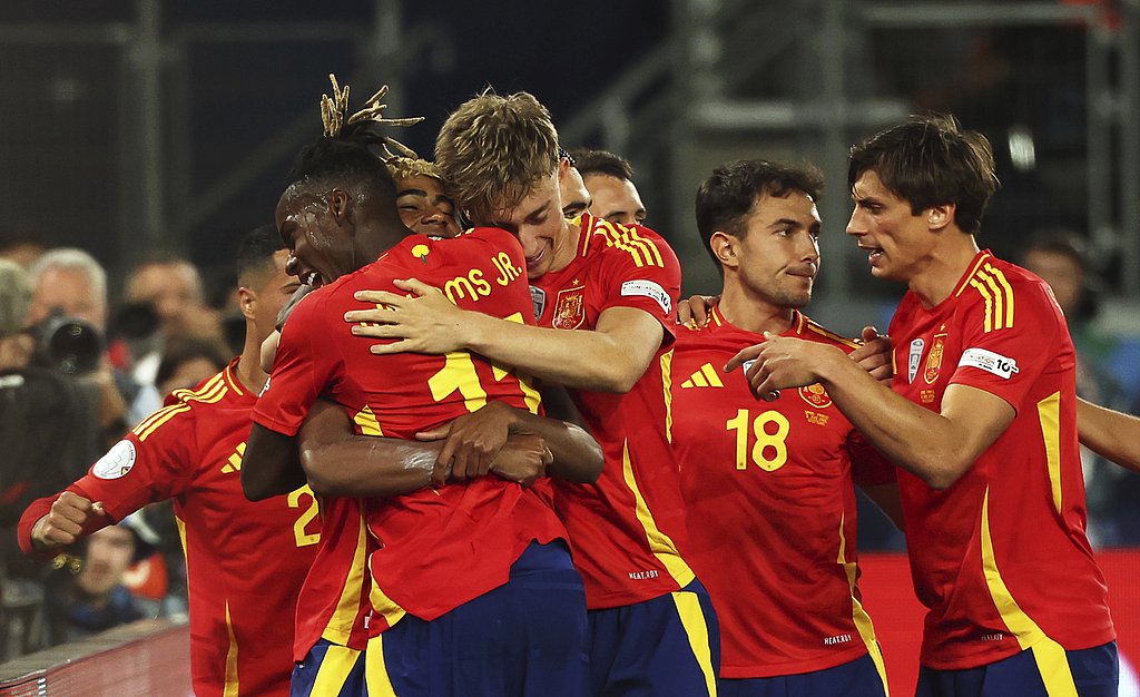 三亿体育体育视频-西班牙压制俄罗斯，成功晋级半决赛