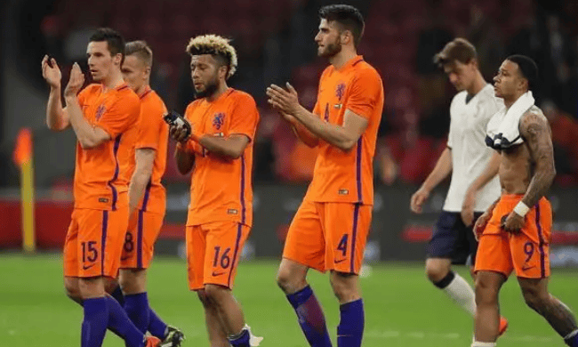 荷兰队伍迎来波兰强敌,备战一触即发 荷兰队伍迎来波兰强敌,备战一触即发