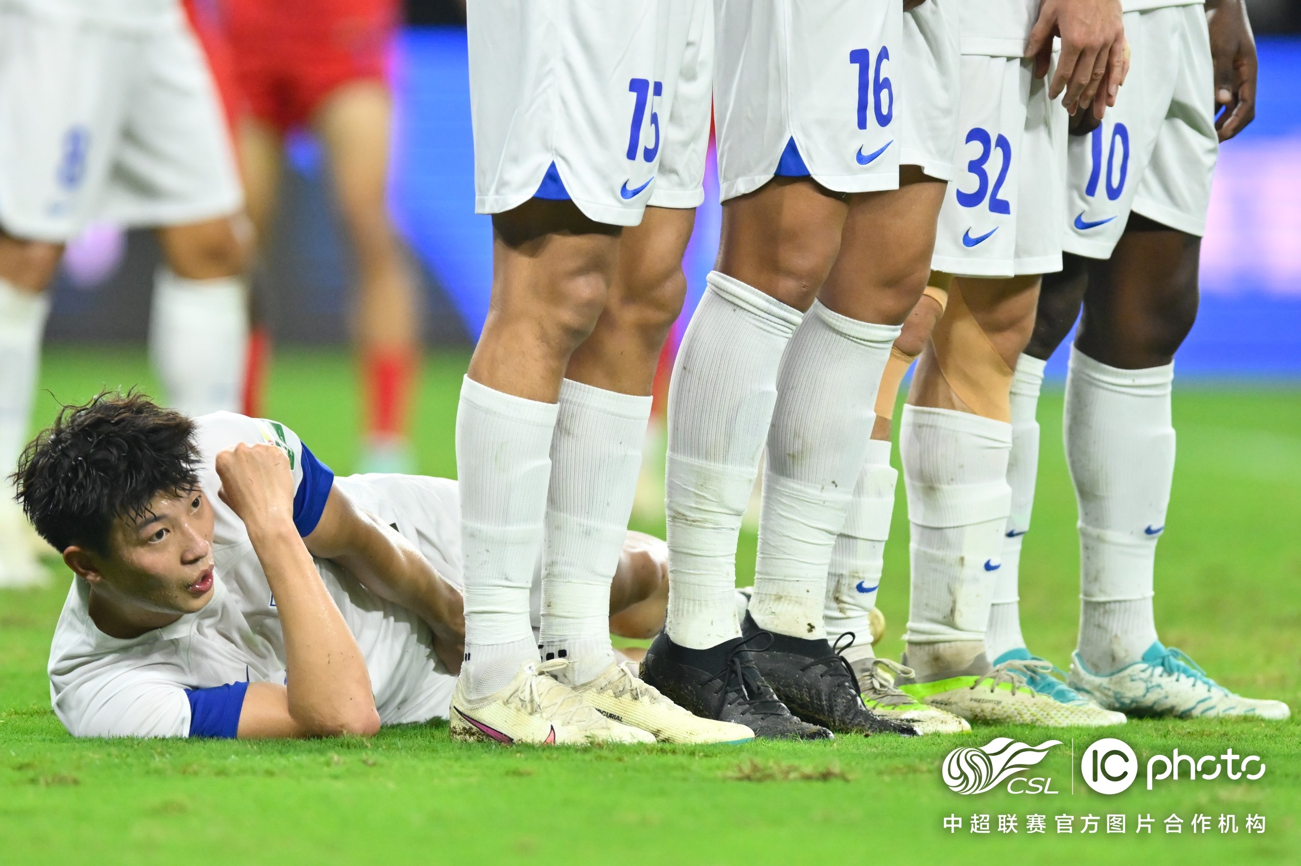 三亿体育体育电竞-包含马德里市内德比战成激烈厮杀的词条