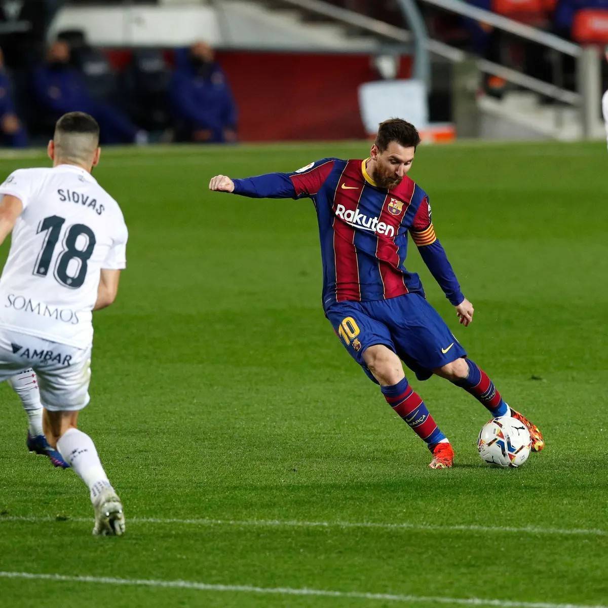 三亿体育体育在线-回顾明星球员本赛季最精彩瞬间